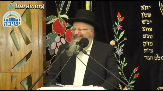 כַּשֶּׁמֶן הַטּוֹב עַל הָרֹאשׁ יֹרֵד עַל הַזָּקָן 