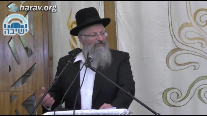 מַרְבִּים בַּשִׂמְחָה 