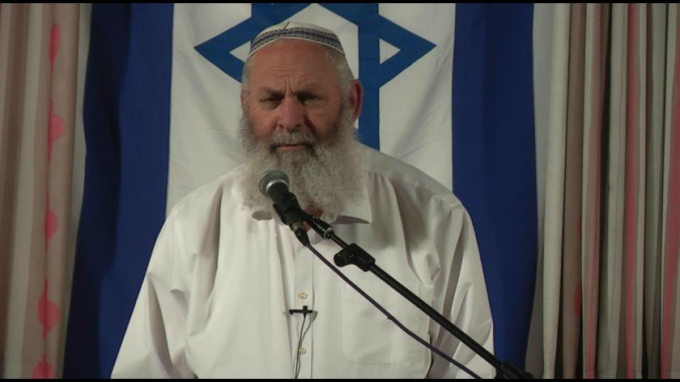אבנים עם לב אדם
