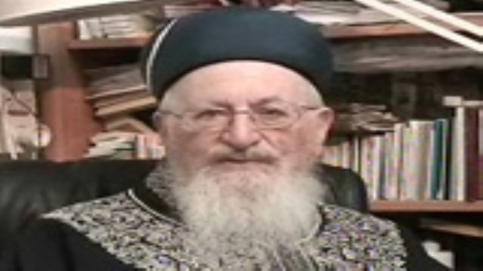 תלמידי חכמים שמזקינין חכמה נתוספת בהם