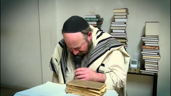 איך אדם יכול להוריד על עצמו שפע?