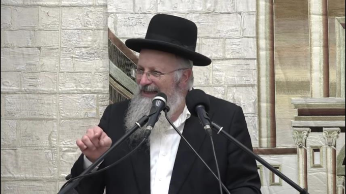 לֹא אֶת אֲבוֹתֵינוּ בִּלְבָד גָּאַל הַקָּבָּ"ה, אֶלָּא אַף אוֹתָנוּ גָּאַל
