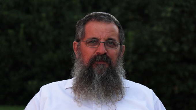 עם מי יש לכם עסק?