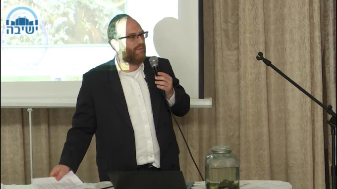 רקע לצבעי התכלת בחילזון