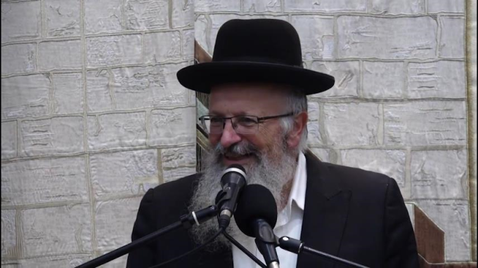 כָּל הָעוֹשֶׂה צְדָקָה וּמִשְׁפָּט, כְּאִלּוּ מִלְּאוֹ לָעוֹלָם כֻּלּוֹ חֶסֶד