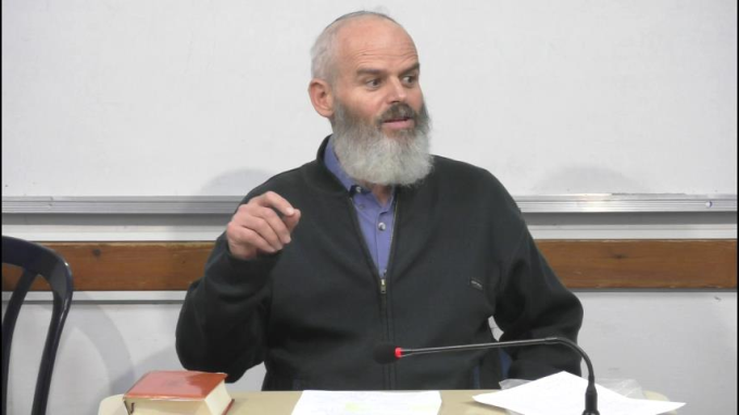 העומק של עזר כנגדו