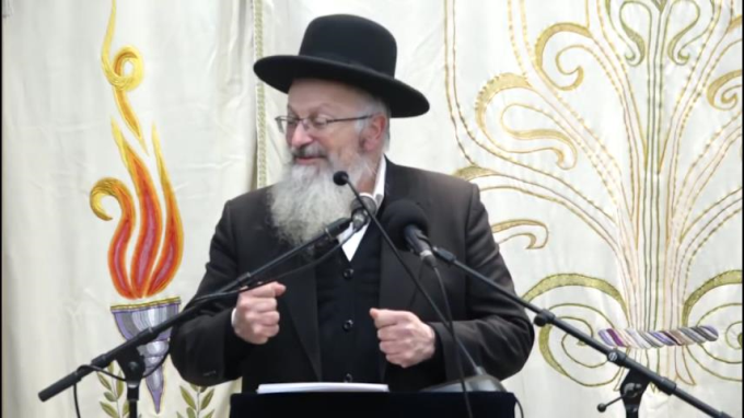 בְּחֹזֶק יָד הוֹצִיאָנוּ מִמִּצְרַיִם