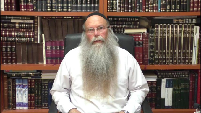 בכל יום בת קול יוצאת מהר חורב