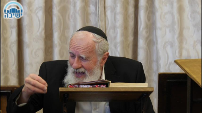 פטור צרת ערווה - קושיית הרע"א