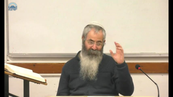 האם יש חובה לנהוג כמנהגי הקבלה?