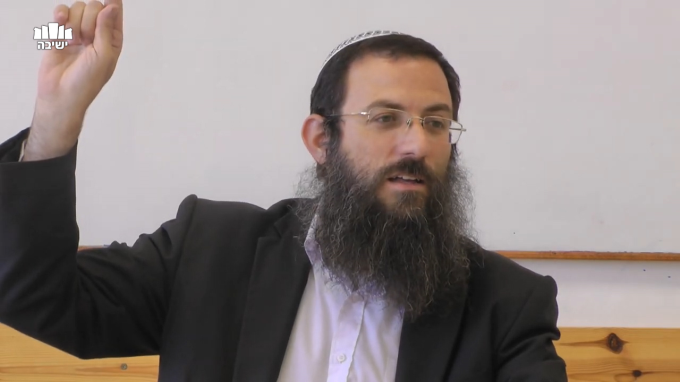 הלכות פרפרת בסעודה סימן קעו סעיף א