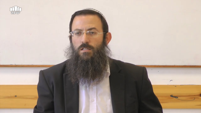 הלכות שינוי מקום בסעודה סימן קעח סעיפים א-ג
