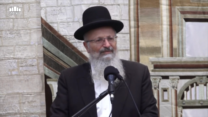 וַיַּכֵּר יוֹסֵף אֶת אֶחָיו וְהֵם לֹא הִכִּרֻהוּ