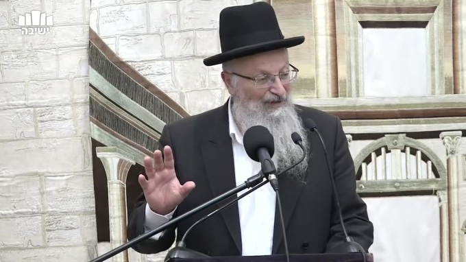 כְּשֶׁהַקָּדוֹשׁ בָּרוּךְ הוּא עוֹשֶׂה לָכֶם נִיסִים - תְּהוּ אוֹמְרִין שִׁירָה