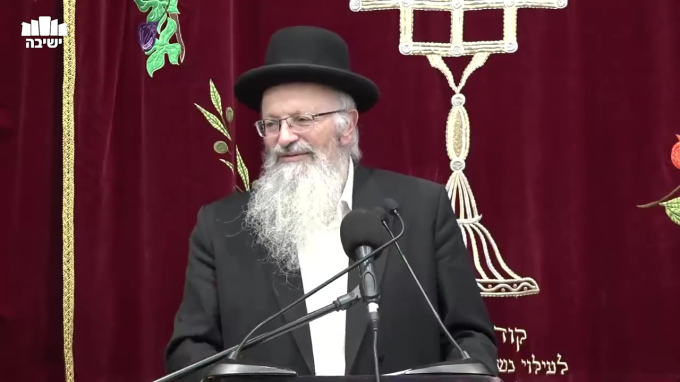 נר חנוכה – חובת האדם וחובת הבית