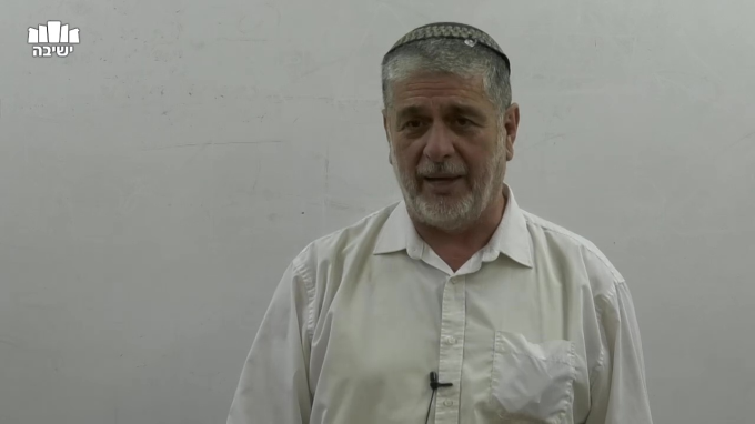 מה הטעם ש"תלת שני מזדהר איניש בשטרא"?