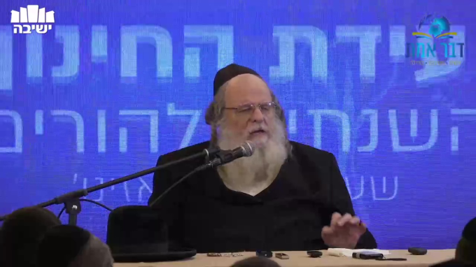 בְּחַבְלֵי אָדָם אֶמְשְׁכֵם בַּעֲבֹתוֹת אַהֲבָה