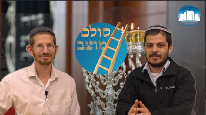 מי מדליק את נרות החנוכה?