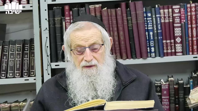 הקב"ה מנהל ומשגיח על העולם 