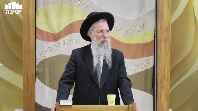 שם ה' המופיע בין המצרים