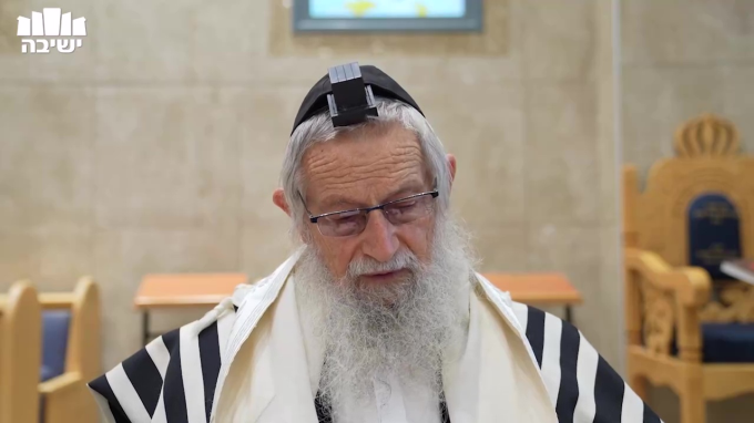 "ברוך אתה ה'... על מצוות"(2)