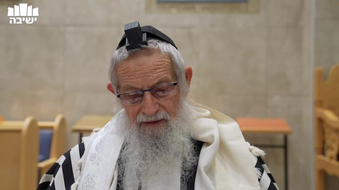 "ברוך אתה ה'... על מצוות"(4)