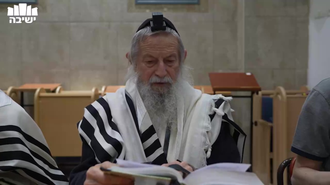 "ועשית כיור", "ונתת אותו", ונתת שמה", ורחצו אהרון ובניו"