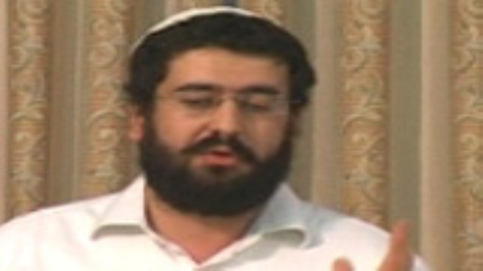 "עומדות היו רגלינו" - קומה זקופה