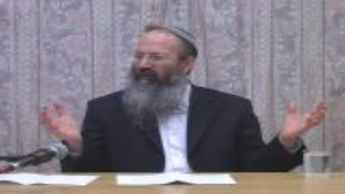 מאכלים ומשקים בתוך הסעודה