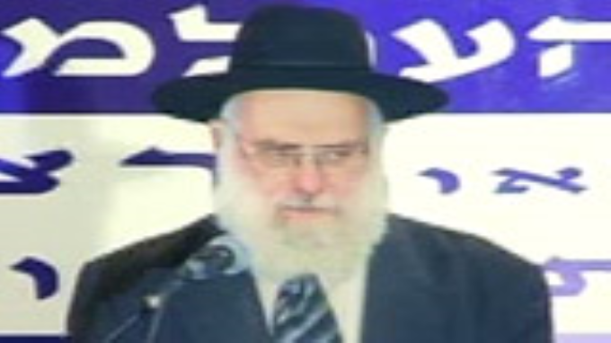 רכב שניזוק מערימת עפר