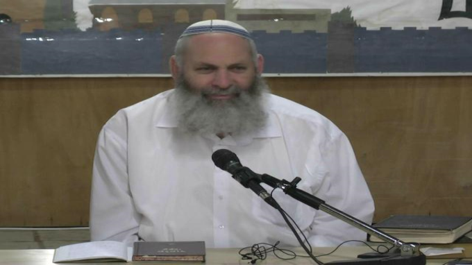 סוכות ענני כבוד או סוכות ממש?