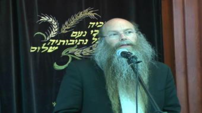 האור החיים הקדוש - מקשר מזרח ומערב