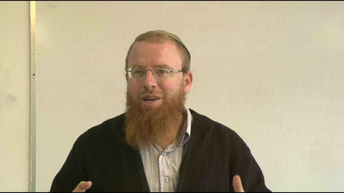 המתפלל - שכינה כנגדו !