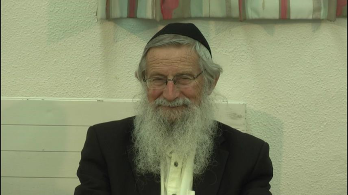 הרחקות מנשים - הלכה גמורה או הנהגה?