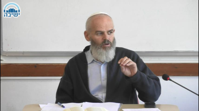 פסל מיכה ופלגש בגבעה.