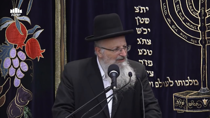 לעולם יסדיר אדם תפילתו ואחר כך יתפלל