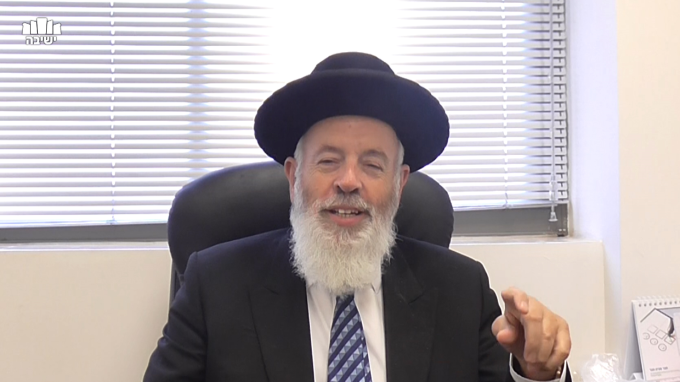 הרב הפשוט שכולם שואלים ממנו