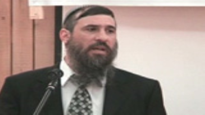 האישה העובדת - משכורתה  למי?