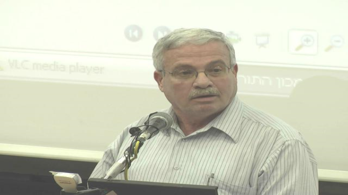 פיקוח על מטעים למניעת הפצת פירות ערלה