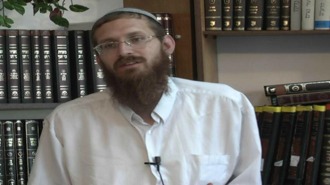 המזיק לאלבום, בגד משומש ואתרוג מהודר