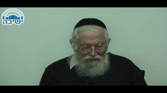 הוצאה והעברת ד' אמות ברה"ר