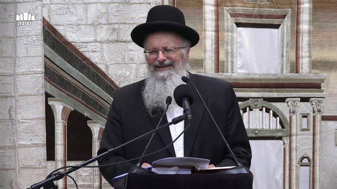 עֲשׂוֹת מִשְׁפָּט וְאַהֲבַת חֶסֶד וְהַצְנֵעַ לֶכֶת עִם אֱלֹקֶיךָ