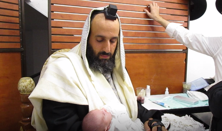 קובץ:Rabbi Yaniv Aziz Godfather in the Covenant.png