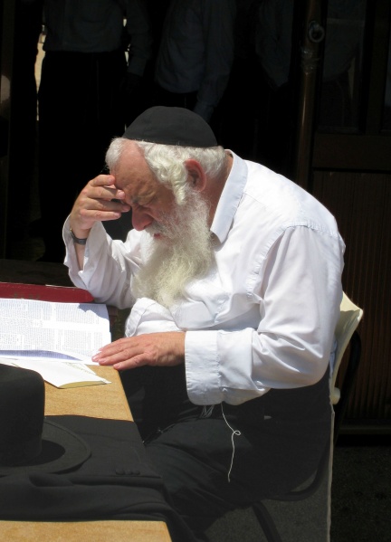 קובץ:Rabbi detch bakemp.jpg