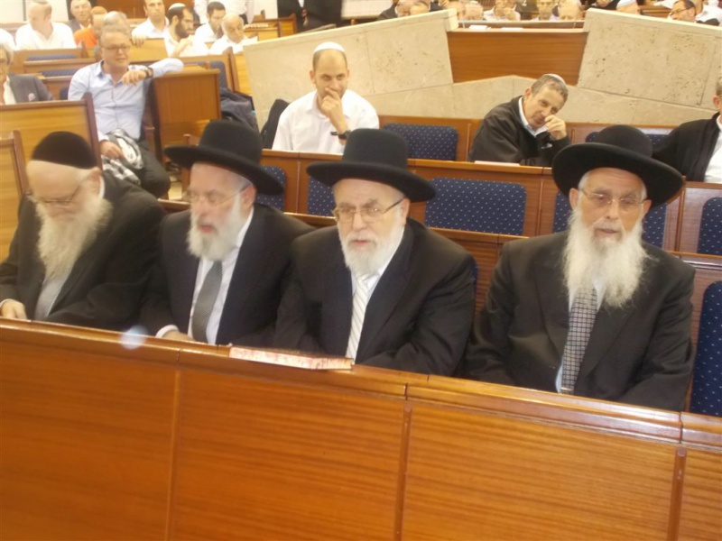 קובץ:Rebbishapiro1.jpg