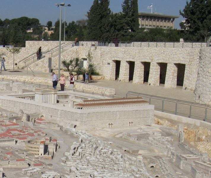 קובץ:Center of the bankers.jpg